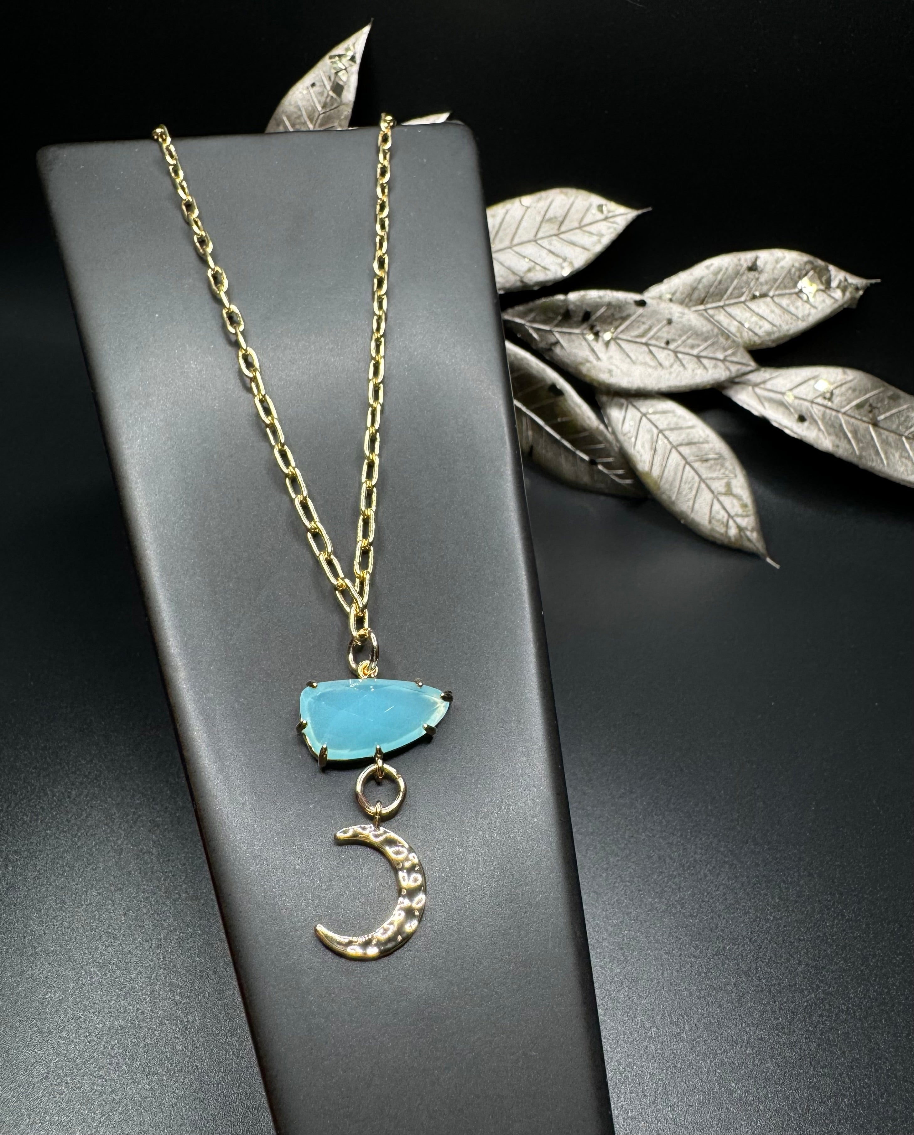 Blue moon fashion chain